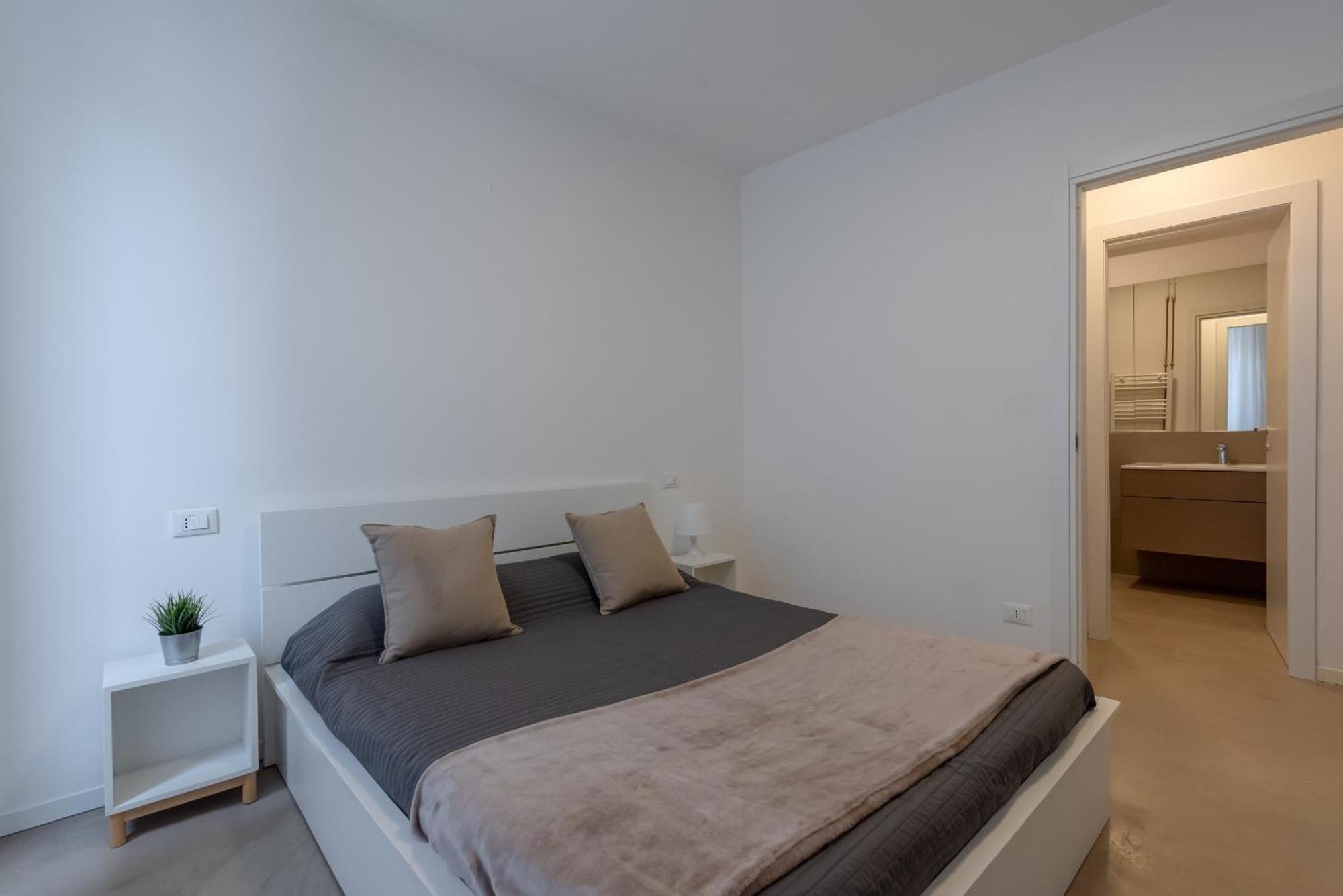 Residence Orti Apartments By Wonderful Italy Salo Bagian luar foto